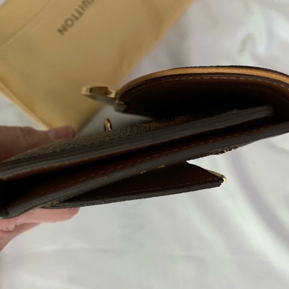 EUC 💕Louis Vuitton Eva Monogram Wallet - Picture 14 of 15